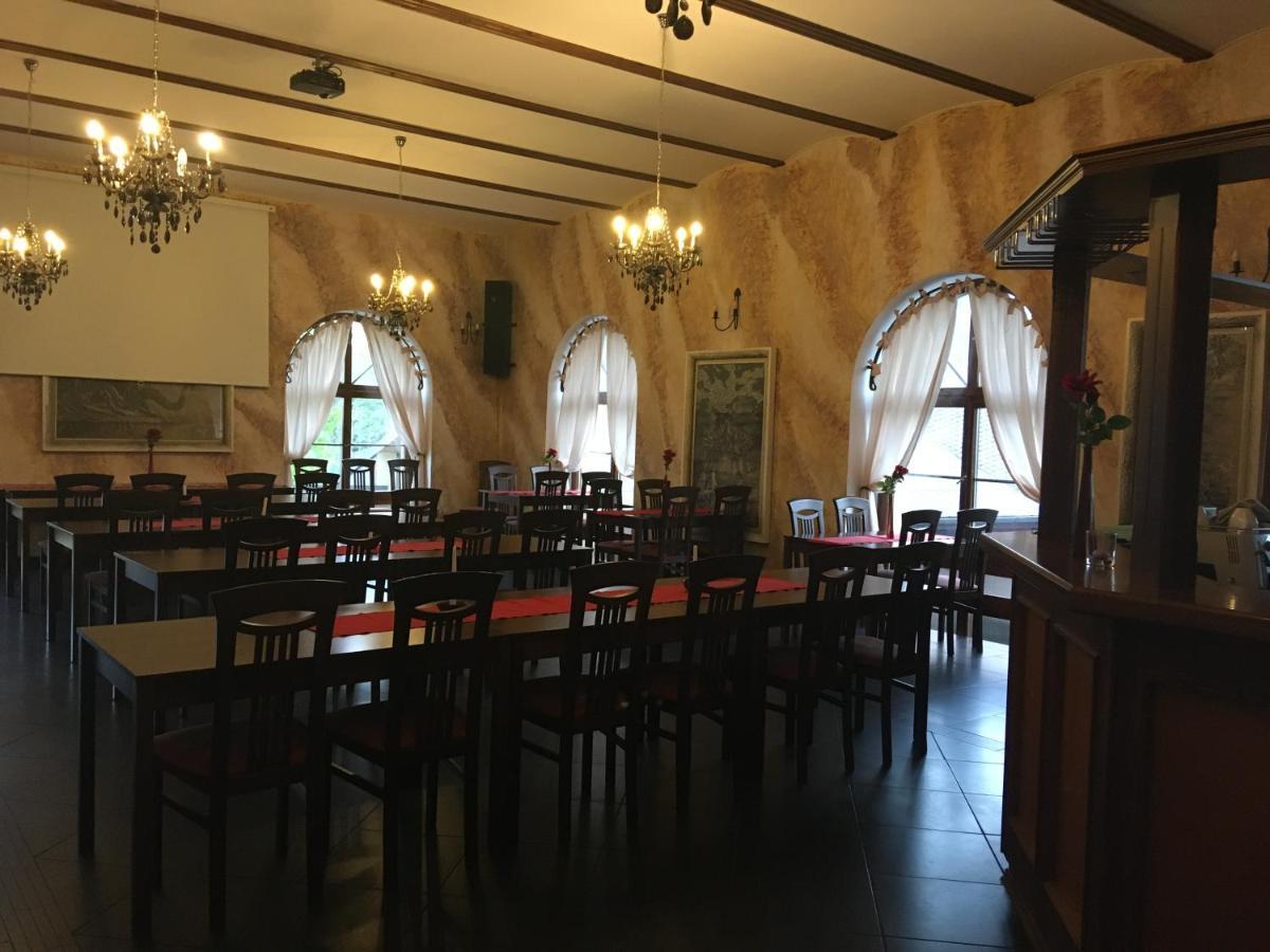Penzion A Pivnice Varna Велка-Быстршице Экстерьер фото