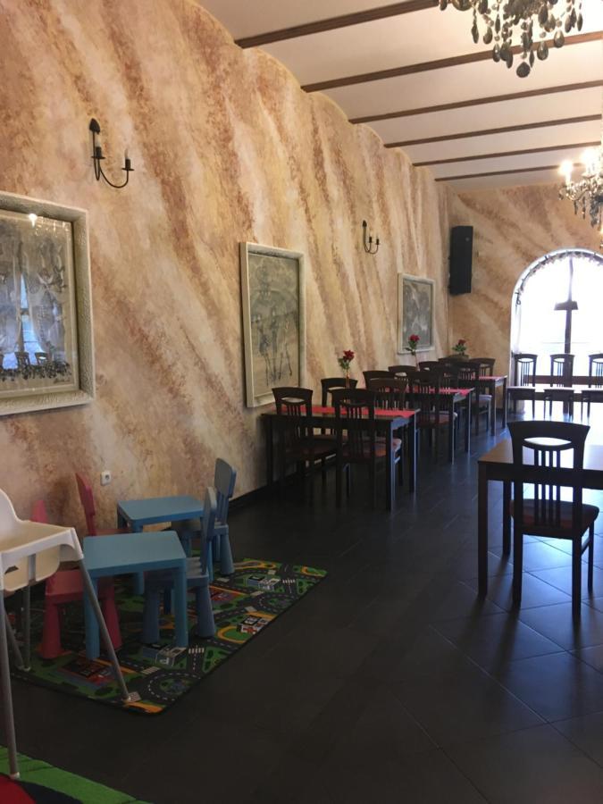 Penzion A Pivnice Varna Велка-Быстршице Экстерьер фото