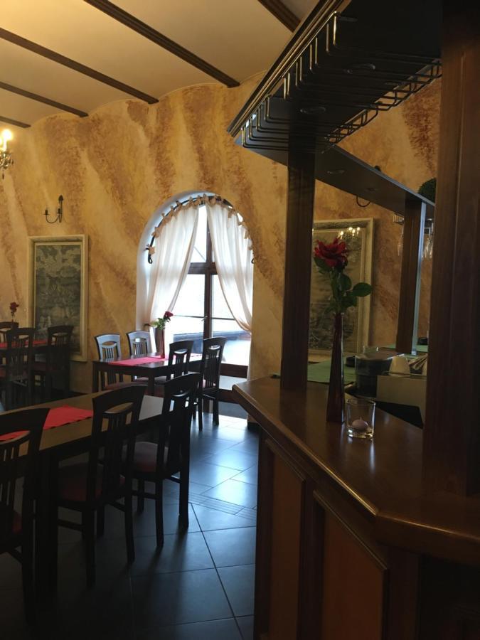Penzion A Pivnice Varna Велка-Быстршице Экстерьер фото
